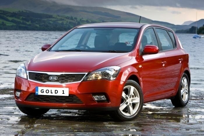 Gold Kia Ceed